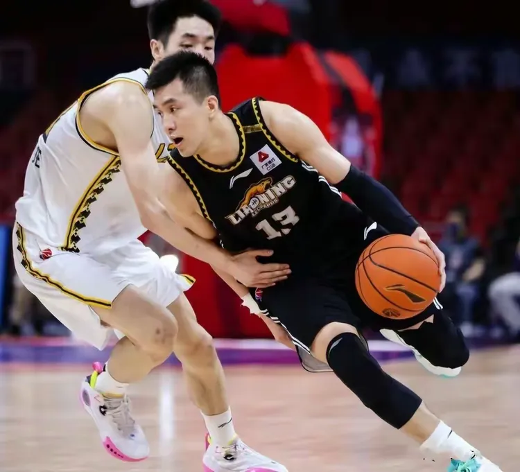 欧洲俱乐部夺得大洲篮球最佳荣耀，掌声雷动