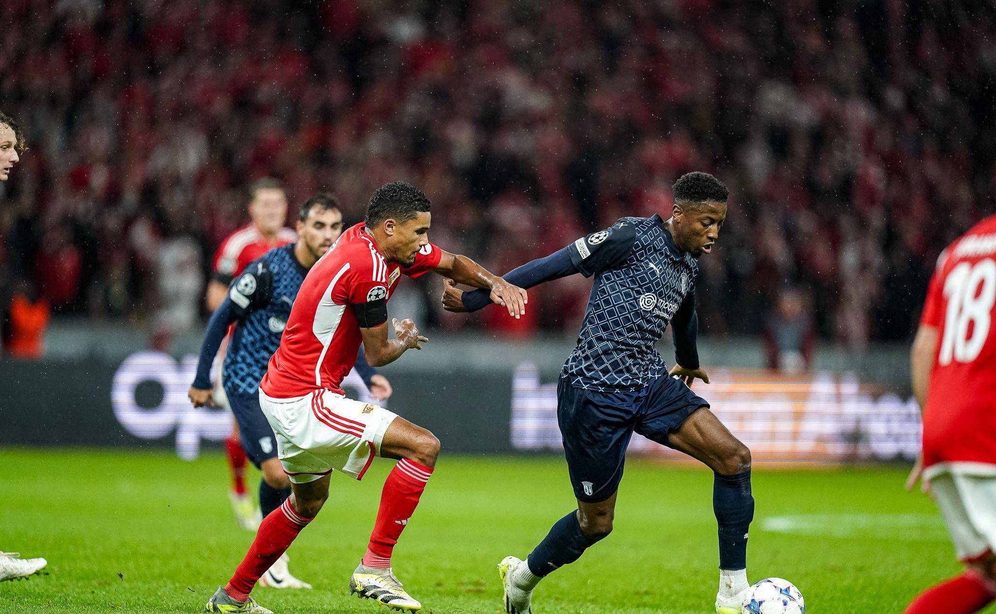 柏斯特拉冰岛人进球，帮助球队获胜，表现亮眼