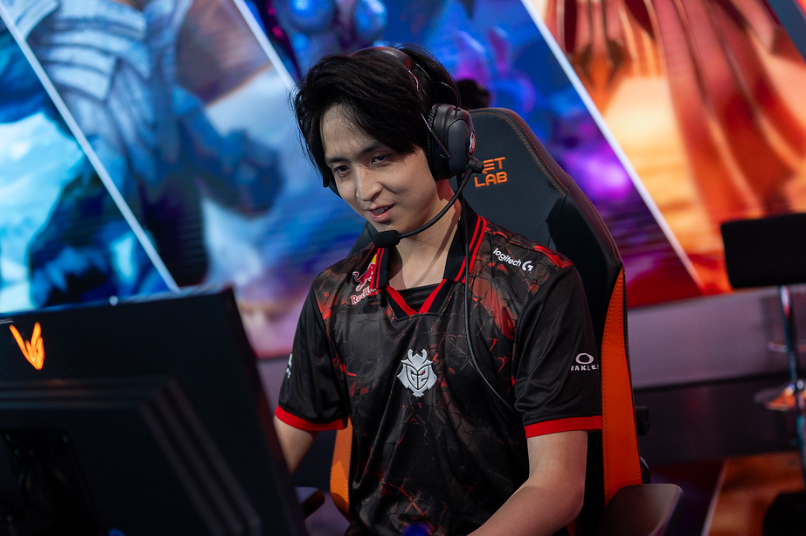 LGD横扫GEN,Hanssama打出惊人五杀强强对话小组赛,留下经典瞬间 LGD横扫GEN,Hanssama打出惊人五杀强强对话小组赛,留下经典瞬间